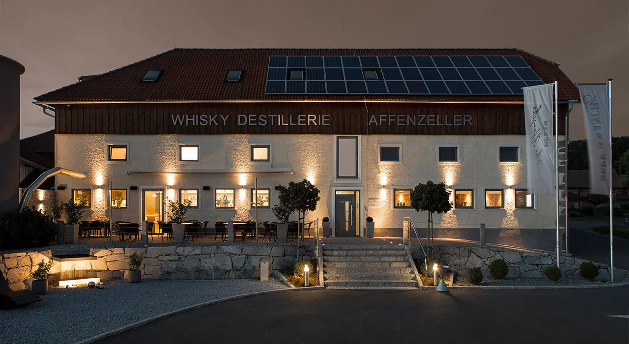 Hubschrauberflug zur Whisky Destillerie Peter Affenzeller – Bild 7