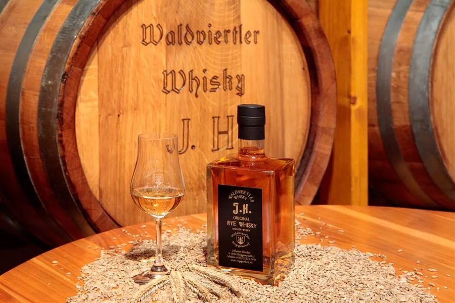 Helikopterflug zur Whisky-Erlebniswelt – Bild 2